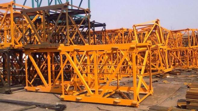 臨清建機(jī)分享：山東塔機(jī)是由哪幾部分組成的，塔機(jī)自身如何升高